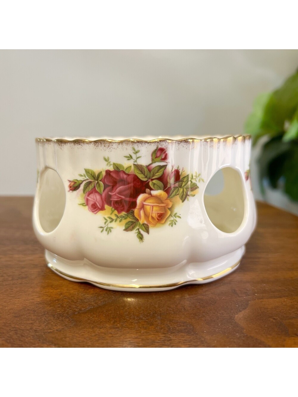 Royal Albert Old Country Roses Tea Pot Warmer Stand Bone China Romantic